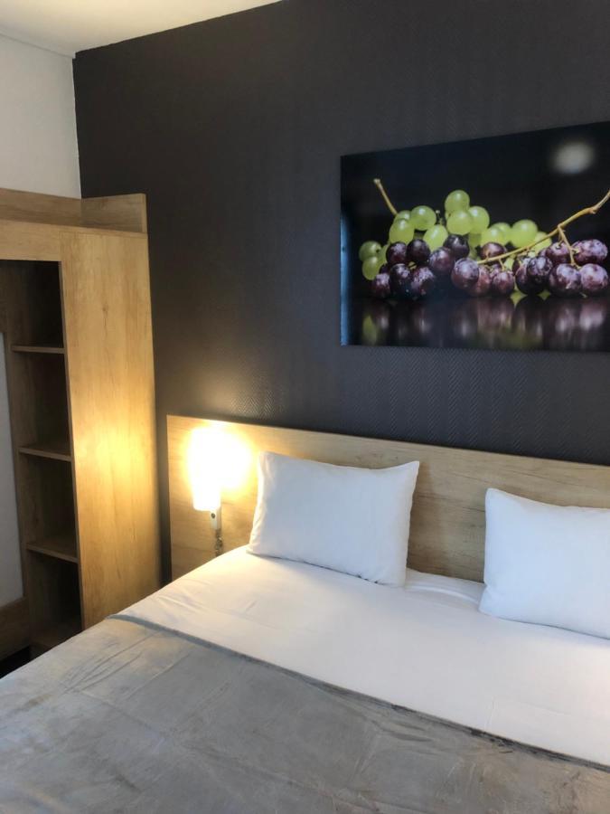 Hotel Wood Inn Bordeaux Aeroport เมรินแญค ภายนอก รูปภาพ