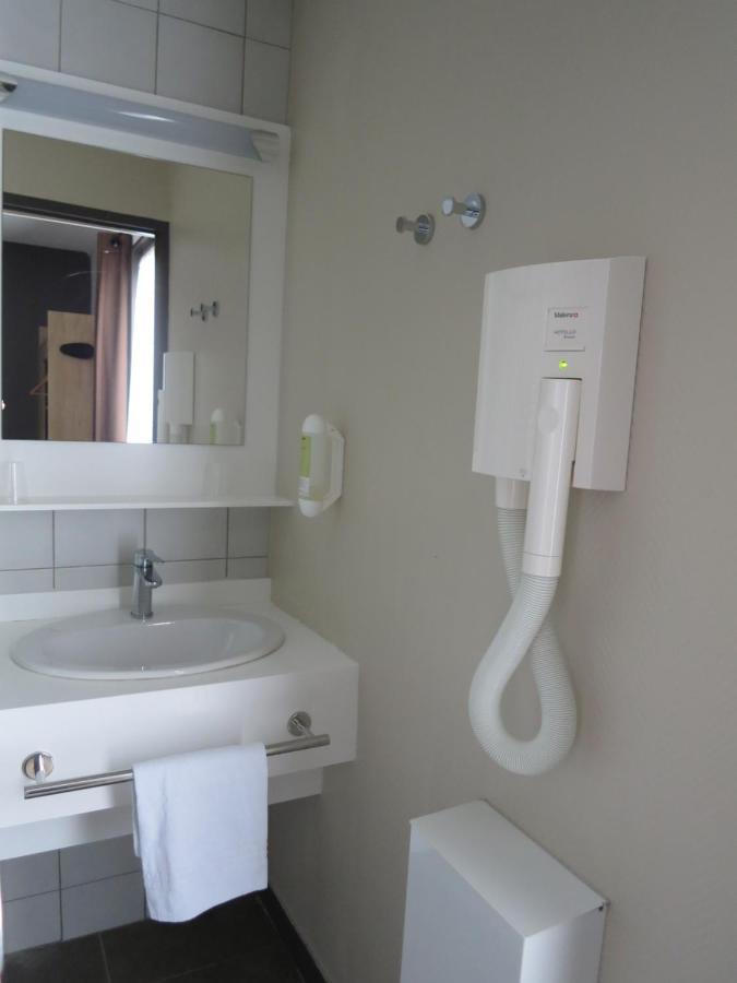 Hotel Wood Inn Bordeaux Aeroport เมรินแญค ภายนอก รูปภาพ
