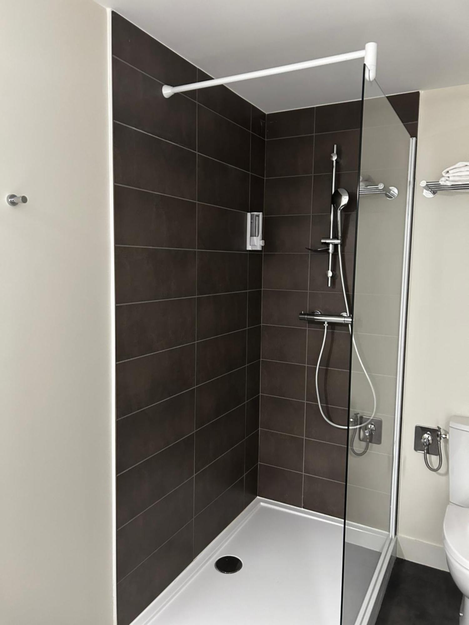 Hotel Wood Inn Bordeaux Aeroport เมรินแญค ภายนอก รูปภาพ
