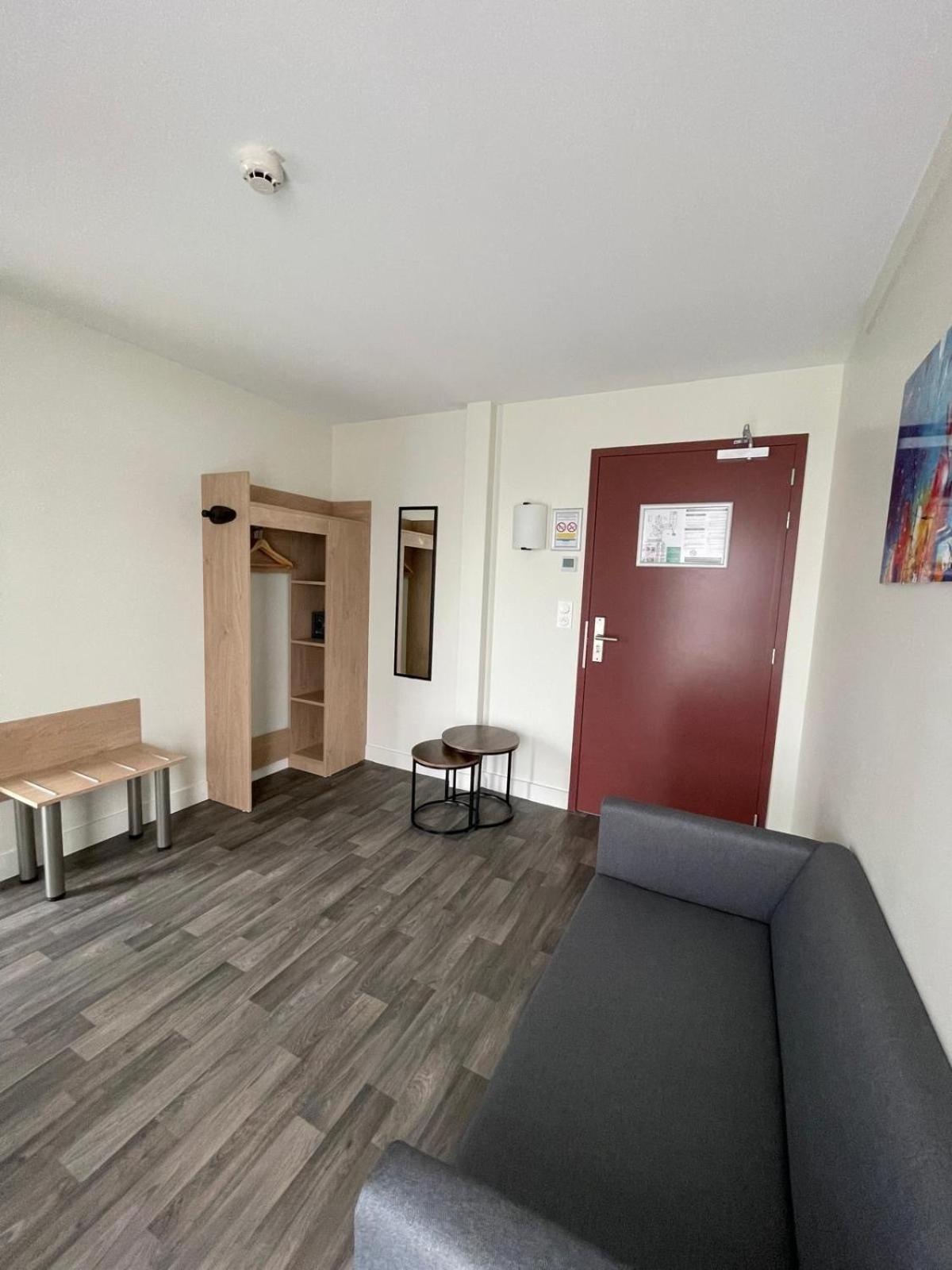 Hotel Wood Inn Bordeaux Aeroport เมรินแญค ภายนอก รูปภาพ