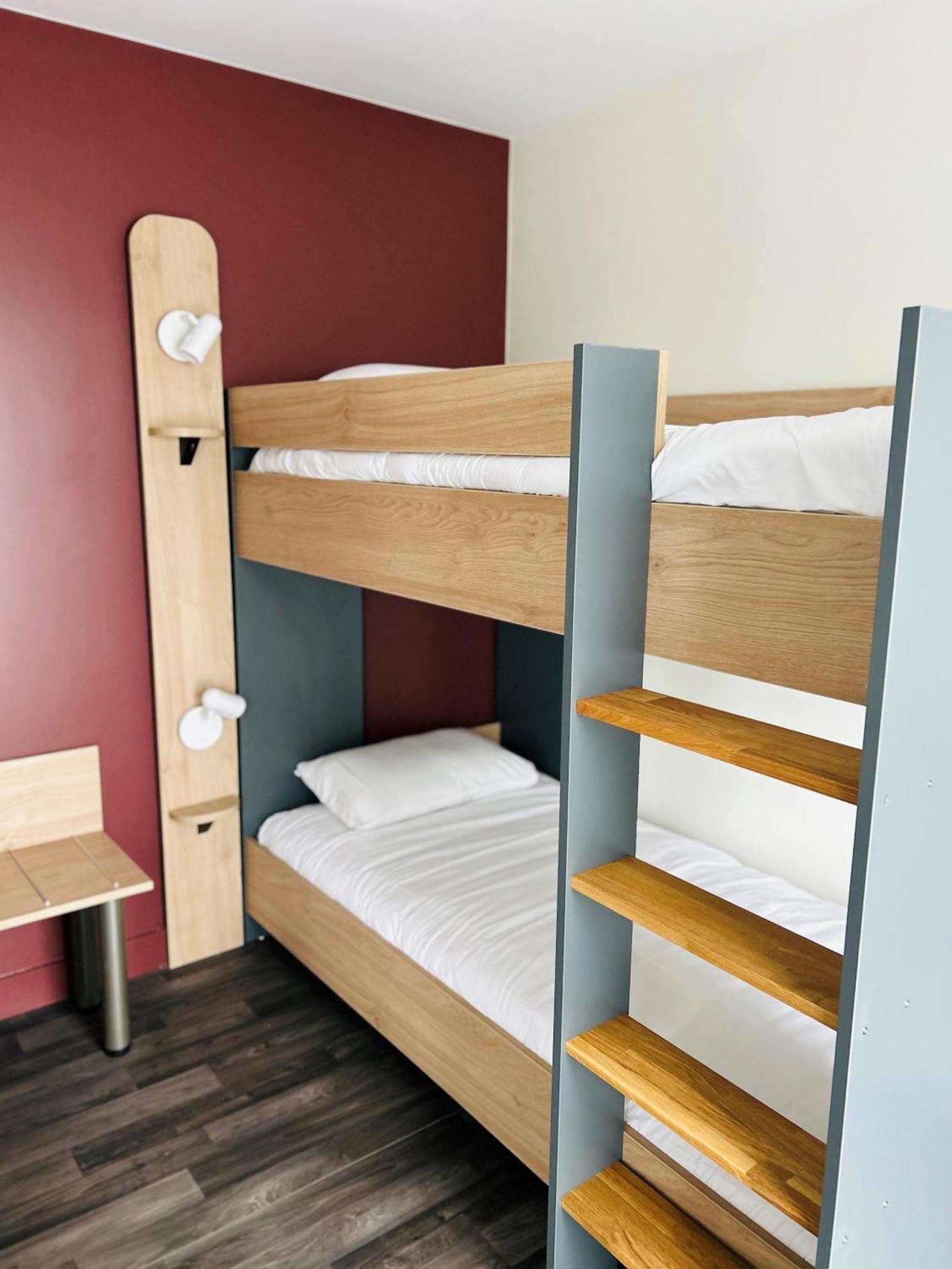 Hotel Wood Inn Bordeaux Aeroport เมรินแญค ภายนอก รูปภาพ
