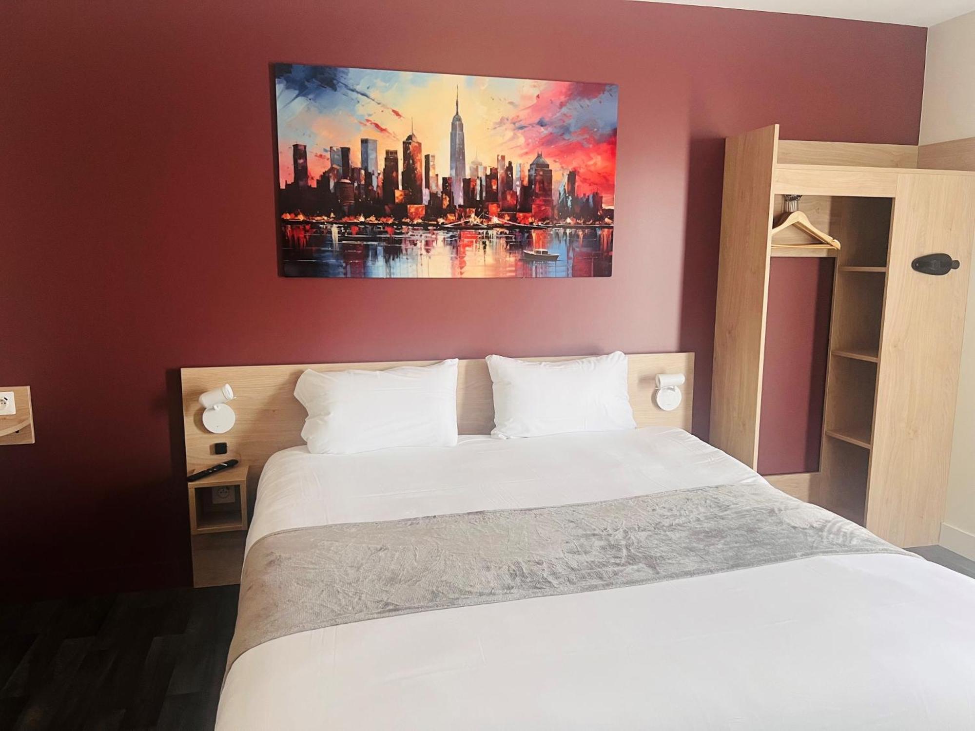 Hotel Wood Inn Bordeaux Aeroport เมรินแญค ภายนอก รูปภาพ