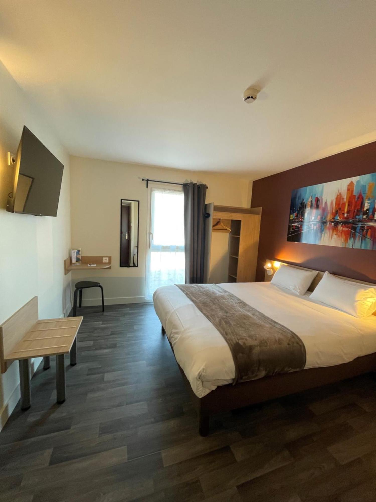 Hotel Wood Inn Bordeaux Aeroport เมรินแญค ภายนอก รูปภาพ