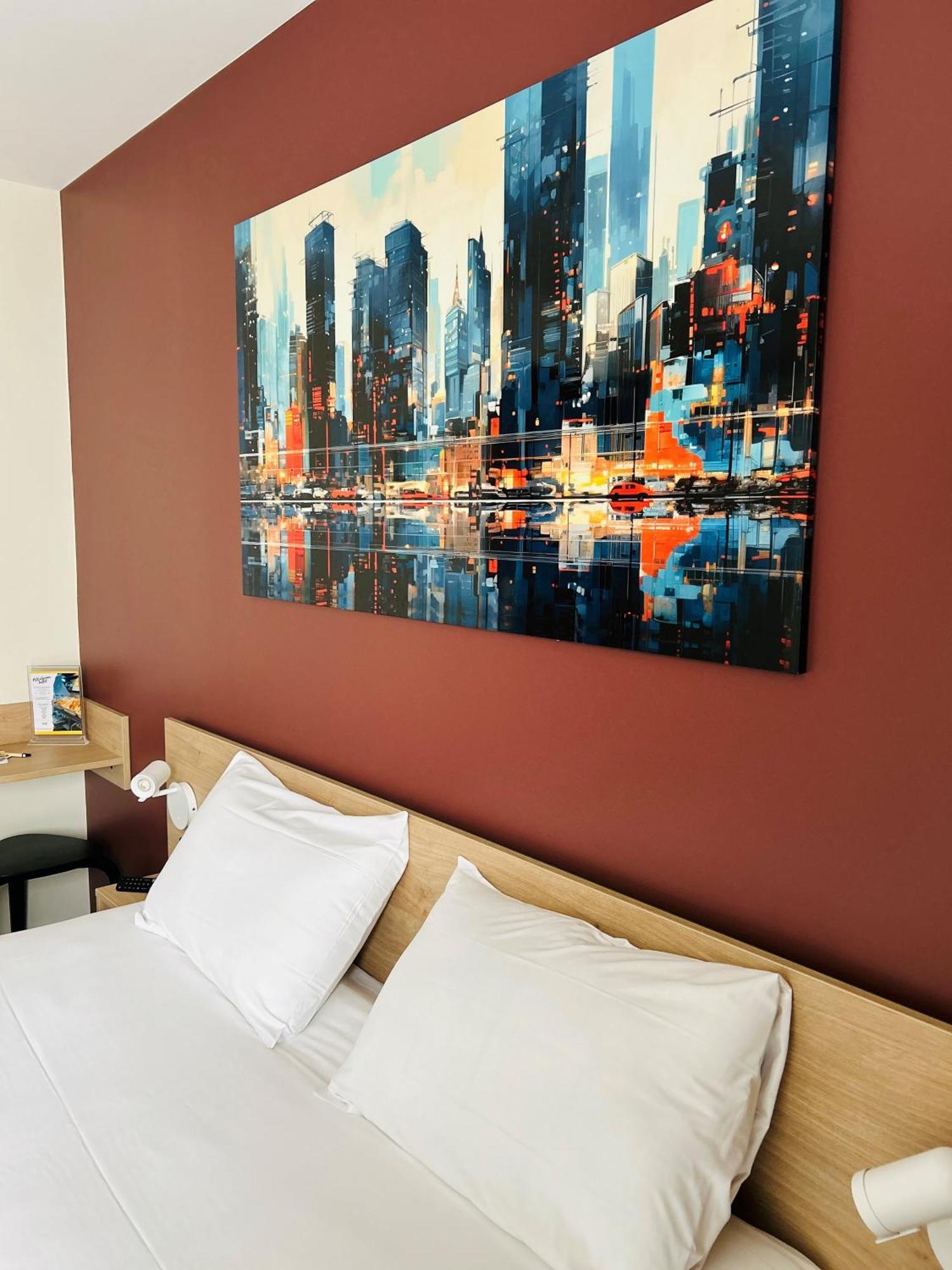 Hotel Wood Inn Bordeaux Aeroport เมรินแญค ภายนอก รูปภาพ
