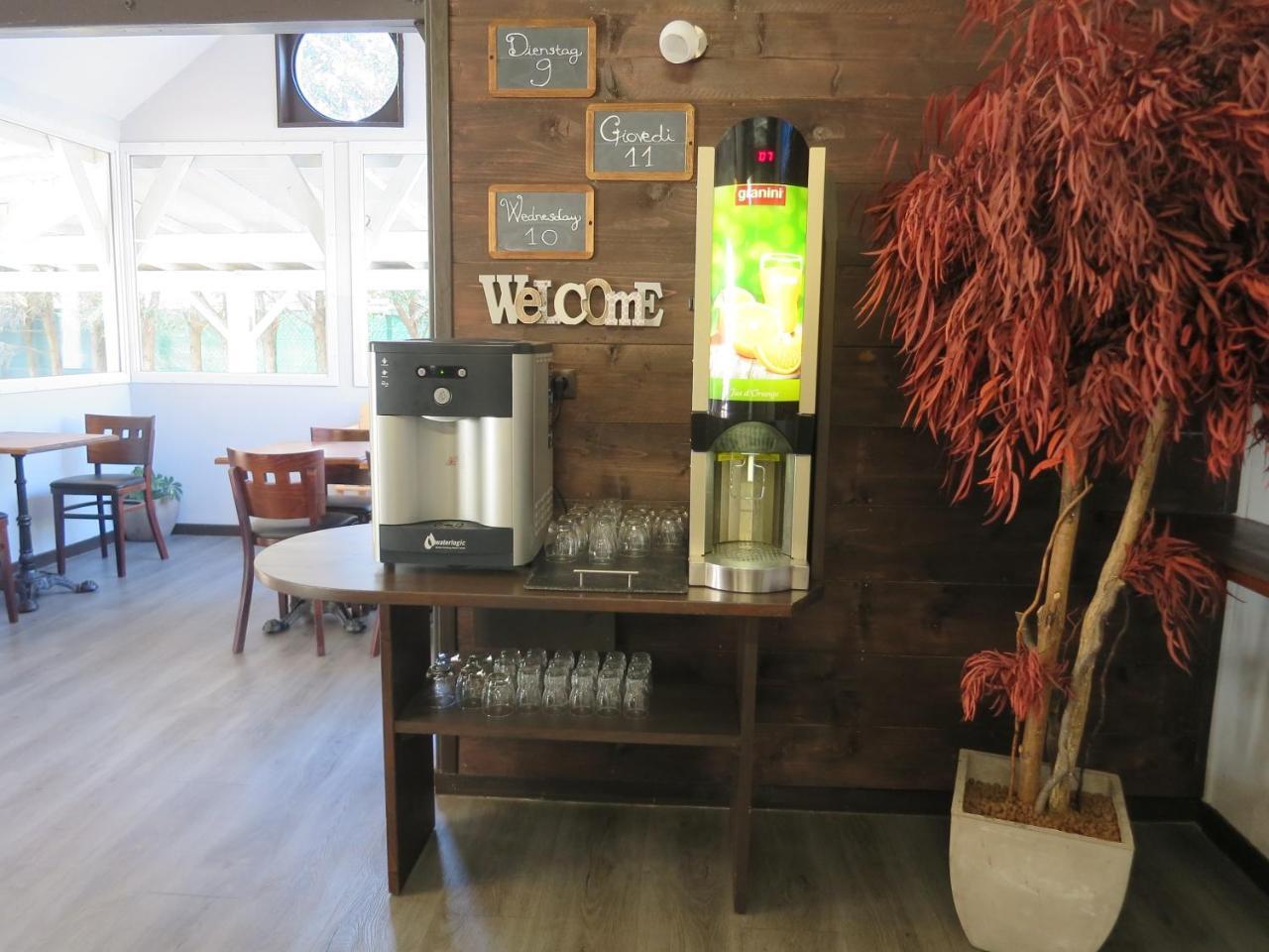 Hotel Wood Inn Bordeaux Aeroport เมรินแญค ภายนอก รูปภาพ